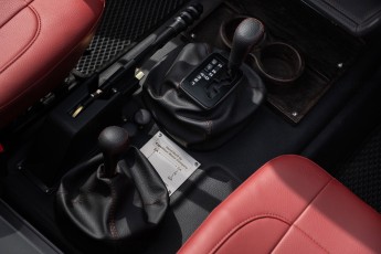 2B-057-Custom-Mercedes-GWagon-ObsidianBlack-068611