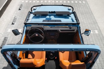 2B-061-Convertible-Mercedes-250GD-ChinaBlue-067270