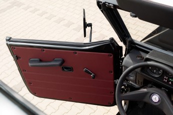 2B-061-Custom-Mercedes-GWagon-ObsidianBlack-068611