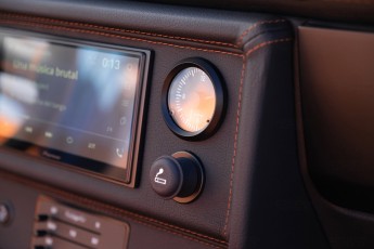 2B-064-Convertible-Mercedes-250GD-ChinaBlue-067270