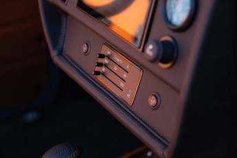 2B-065-Convertible-Mercedes-250GD-ChinaBlue-067270