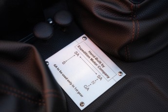 2B-068-Convertible-Mercedes-250GD-ChinaBlue-067270