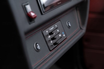 2B-074-Custom-Mercedes-GWagon-ObsidianBlack-068611