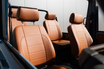 2B-077-Convertible-Mercedes-250GD-ChinaBlue-067270