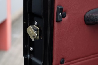 2B-079-Custom-Mercedes-GWagon-ObsidianBlack-068611