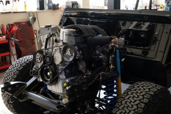 3-008-Convertible-Mercedes-250GD-ChinaBlue-067270