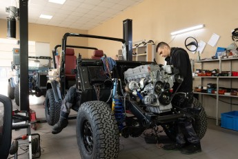 3-013-Custom-Mercedes-GWagon-ObsidianBlack-068611