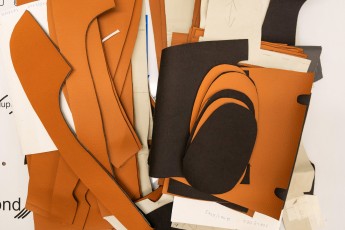 3-015-Convertible-Mercedes-250GD-ChinaBlue-067270