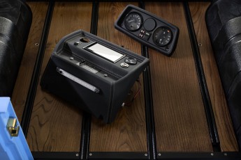 3-016-Convertible-Mercedes-250GD-ChinaBlue-067270