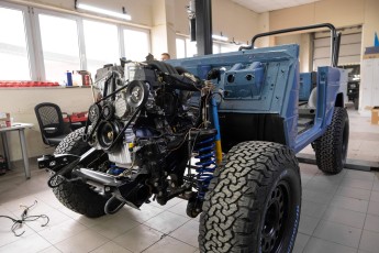 3-024-Convertible-Mercedes-250GD-ChinaBlue-067270