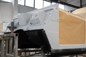 3-047-Convertible-Mercedes-250GD-ChinaBlue-067270