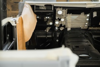 3-049-Convertible-Mercedes-250GD-ChinaBlue-067270