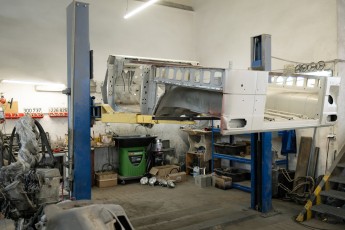 3-058-Convertible-Mercedes-250GD-ChinaBlue-067270