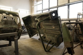 3-059-Custom-Mercedes-GWagon-ObsidianBlack-068611