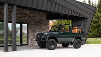 1-001-Convertible-Mercedes-250GD-RacingGreen-066918