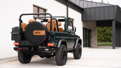 1-002-Convertible-Mercedes-250GD-RacingGreen-066918