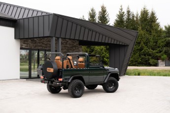 2B-013-Convertible-Mercedes-250GD-RacingGreen-066918