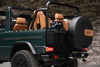 2B-023-Convertible-Mercedes-250GD-RacingGreen-066918