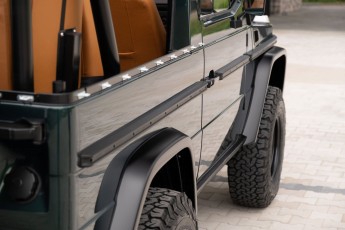 2B-027-Convertible-Mercedes-250GD-RacingGreen-066918