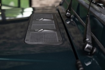 2B-046-Convertible-Mercedes-250GD-RacingGreen-066918