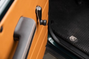 2B-059-Convertible-Mercedes-250GD-RacingGreen-066918