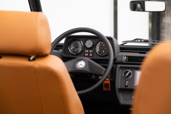 2B-063-Convertible-Mercedes-250GD-RacingGreen-066918