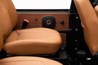 2B-065-Convertible-Mercedes-250GD-RacingGreen-066918