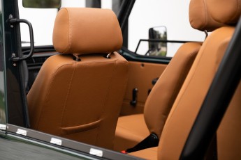 2B-071-Convertible-Mercedes-250GD-RacingGreen-066918