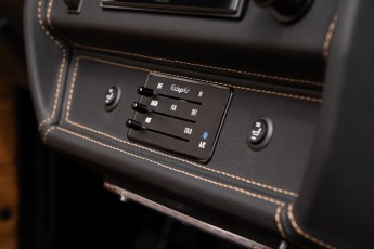 2B-077-Convertible-Mercedes-250GD-RacingGreen-066918