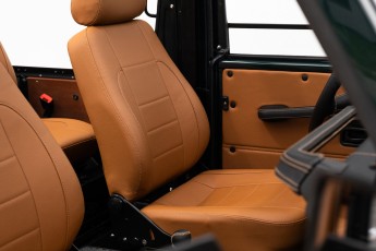 2B-081-Convertible-Mercedes-250GD-RacingGreen-066918