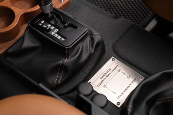 2B-087-Convertible-Mercedes-250GD-RacingGreen-066918