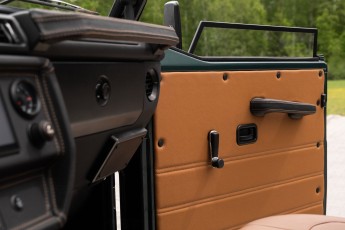 2B-096-Convertible-Mercedes-250GD-RacingGreen-066918