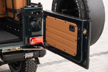 2B-099-Convertible-Mercedes-250GD-RacingGreen-066918