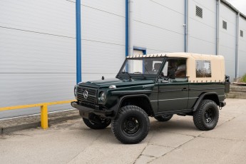 2B-102-Convertible-Mercedes-250GD-RacingGreen-066918a