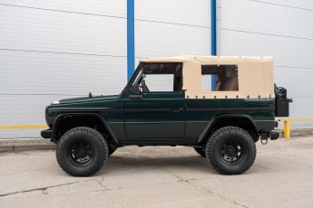 2B-104-Convertible-Mercedes-250GD-RacingGreen-066918a