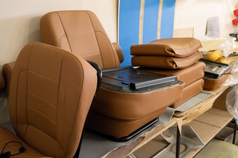 3-013-Convertible-Mercedes-250GD-RacingGreen-066918