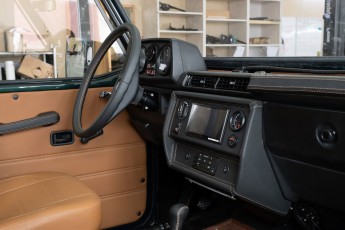 3-023-Convertible-Mercedes-250GD-RacingGreen-066918