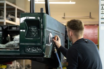 3-039-Convertible-Mercedes-250GD-RacingGreen-066918