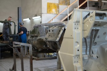 3-066-Convertible-Mercedes-250GD-RacingGreen-066918