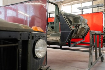 3-067-Convertible-Mercedes-250GD-RacingGreen-066918