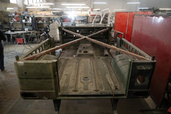 3-068-Convertible-Mercedes-250GD-RacingGreen-066918