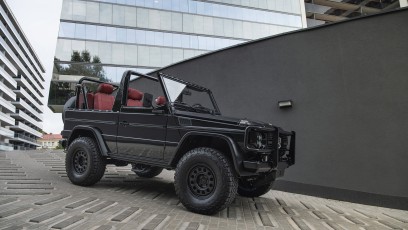 1-001-Convertible-Mercedes-250GD-ObsidianBlack-070785