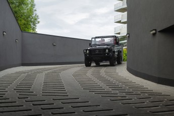 2B-003-Convertible-Mercedes-250GD-ObsidianBlack-070785