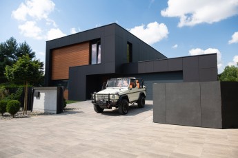 2B-003-Custom-Mercedes-GWagon-White-068140