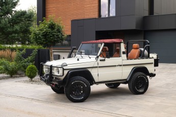 2B-006-Custom-Mercedes-GWagon-White-068140