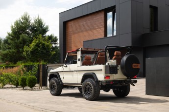 2B-009-Custom-Mercedes-GWagon-White-068140