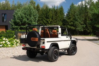 2B-013-Custom-Mercedes-GWagon-White-068140