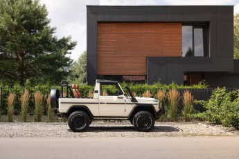 2B-014-Custom-Mercedes-GWagon-White-068140