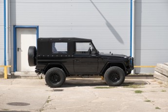 2B-018-Convertible-Mercedes-250GD-ObsidianBlack-070785