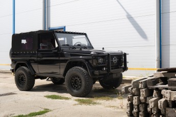 2B-019-Convertible-Mercedes-250GD-ObsidianBlack-070785